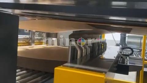 VENUS-1220B gépcsalád, több színes flexo nyomógép vákuumtranszferes összeköttetéssel meglévő, vagy új automat síkkimetsző gépekhez